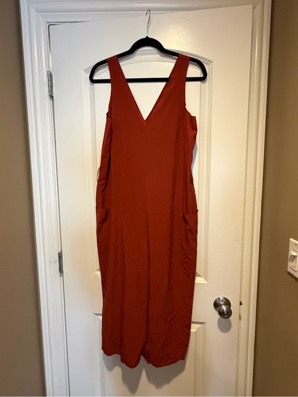 Athleta Rust V-Neck Sleeveless Romper